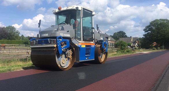 Gekleurd asfalt asfaltofferte.nl rood 585x315.png